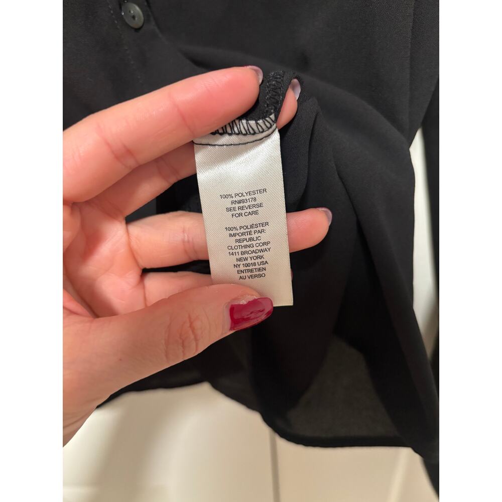 Tahari Black Button Down Shirt Large Women's - Picture 5 of 8